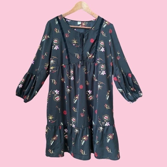 Old Navy Dark Romantic Floral Boho Dress with Tassel Neckline Medium Tiered - Picture 12 of 12